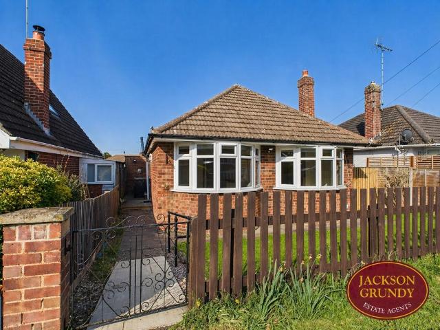 Bungalow for sale in Overstone