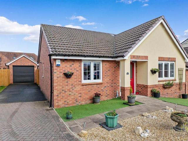Bungalow for sale in Hampton, Crookhill
