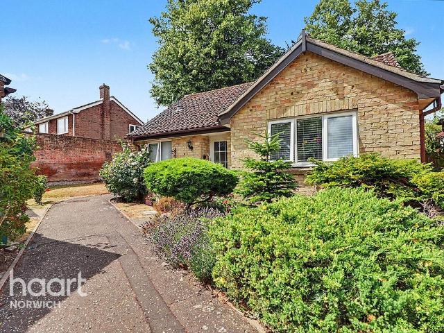 Bungalow for sale in Crostwick, Norfolk