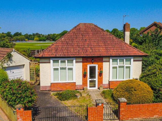 Bungalow for sale in Rowbarton, Rumwell
