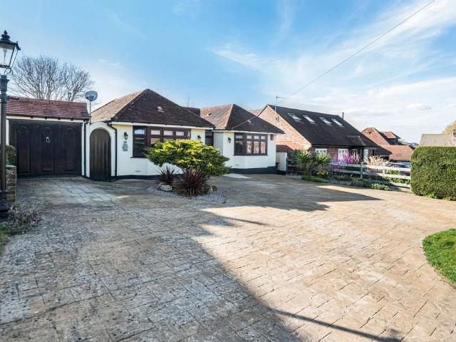 Bungalow for sale in London Borough of Croydon, Greater London
