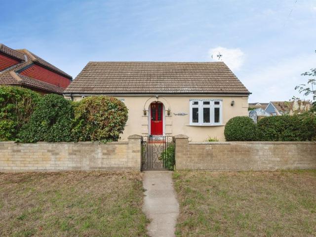 Bungalow for sale in The Bonners, Stanford-le-hope