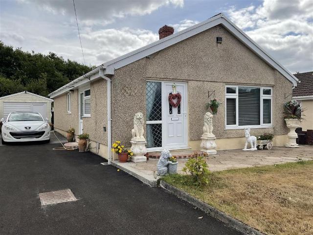 Bungalow for sale in Gorslas, Wales