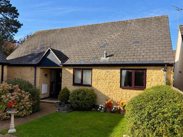 Bungalow for sale in Stow-on-the-Wold, Cotswold