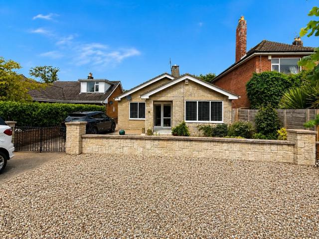 Bungalow for sale in Seacroft, Belleau