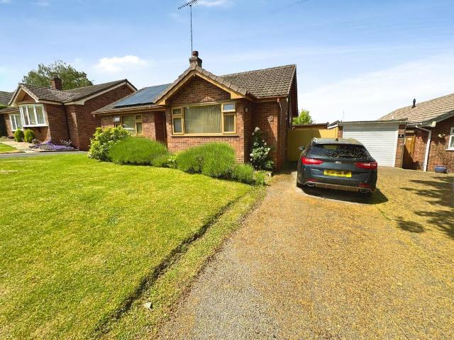 Bungalow for sale in Winshill, Beamhurst