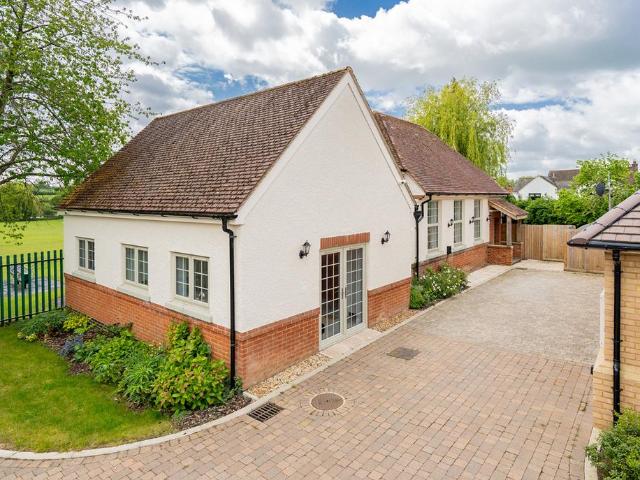 Bungalow for sale in Bedford