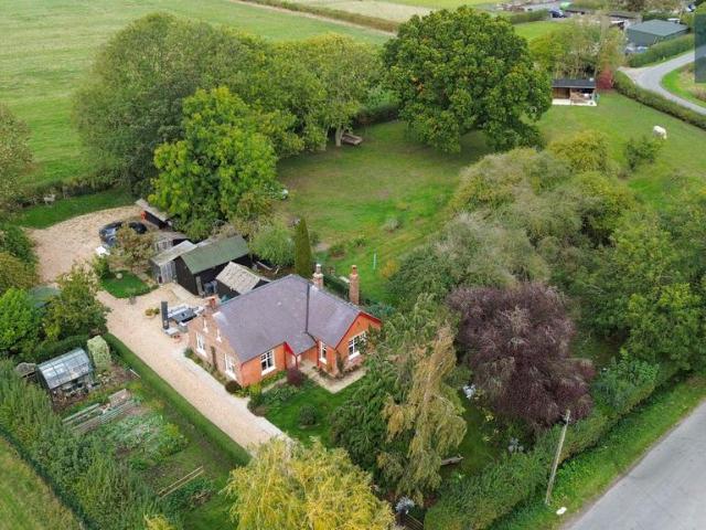 Bungalow for sale in Authorpe, East Lindsey