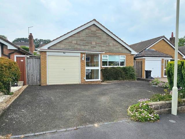 Bungalow for sale in Wollaston, Amblecote