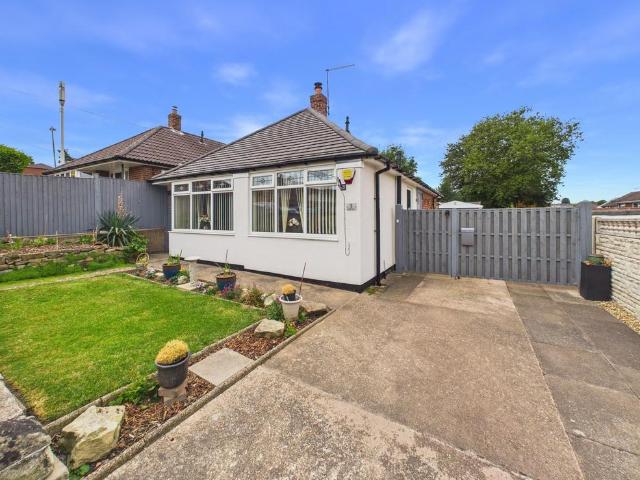 Bungalow for sale in Huthwaite, East Midlands