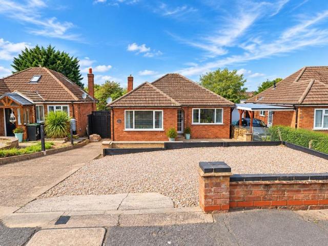 Bungalow for sale in Rushden