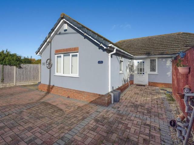 Bungalow for sale in Seasalter, Canterbury