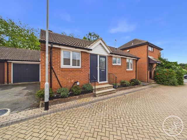 Bungalow for sale in Whitkirk, Colton