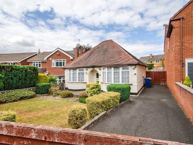 Bungalow for sale in Heath Hayes and Wimblebury, Chadsmoor