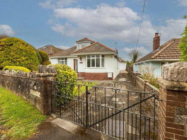 Bungalow for sale in Holtsfield, Manselfield