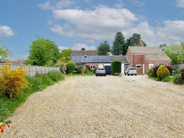 Bungalow for sale in Comers, Norfolk