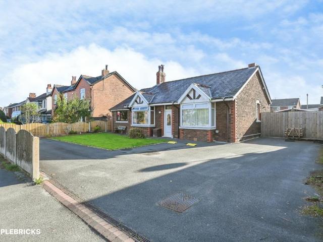 Bungalow for sale in Roby Mill, Lancashire