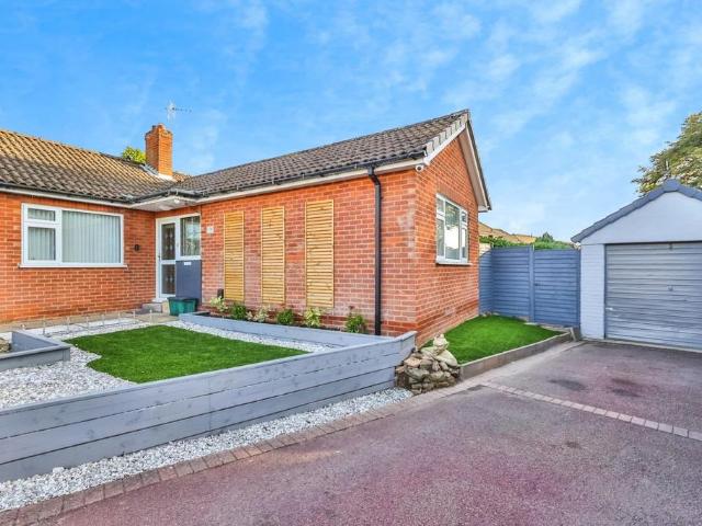 Bungalow for sale in Gedling, East Midlands