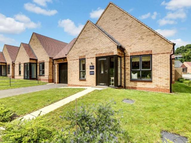 Bungalow for sale in Potters Corner, East Midlands