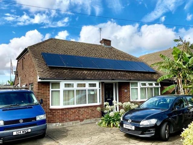 Bungalow for sale in Bromstone, Acol