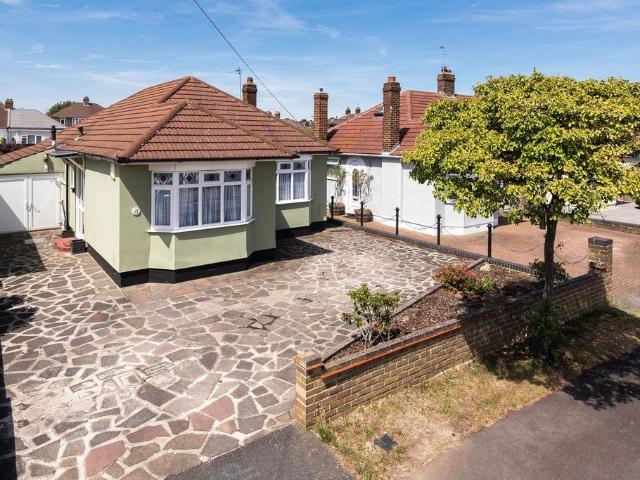 Bungalow for sale in Upper Belvedere, Greater London