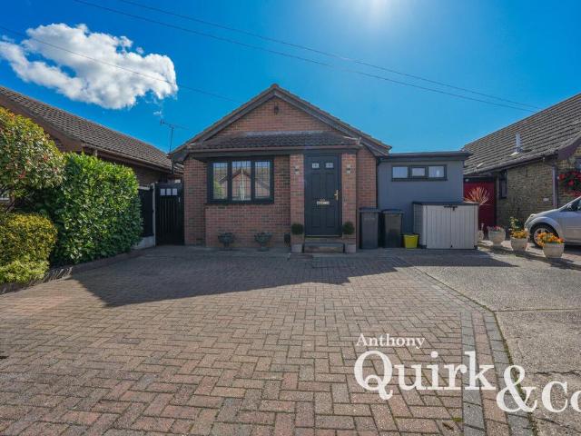 Bungalow for sale in Canvey Island