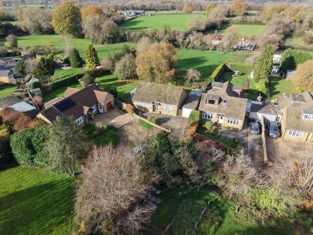 Bungalow for sale in Missendens Community Board, Holmer Green