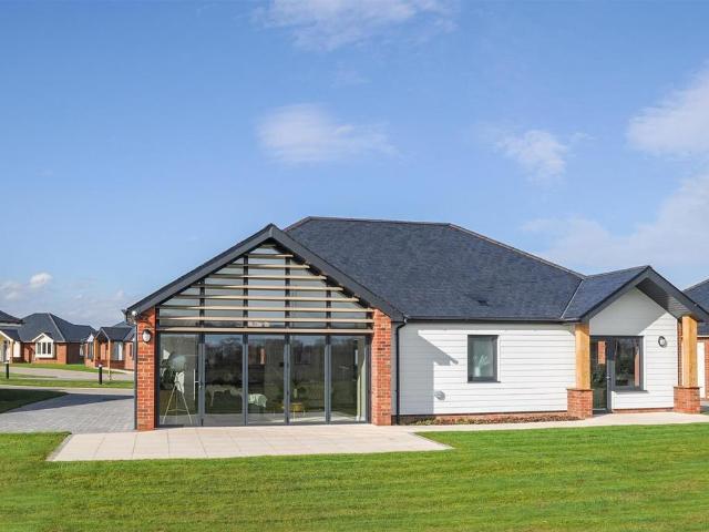 Bungalow for sale in Burnham-on-Crouch, Maldon