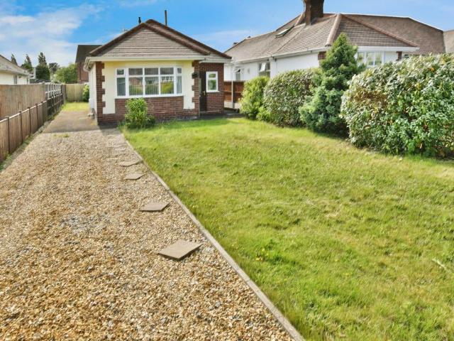 Bungalow for sale in Marford, Wales