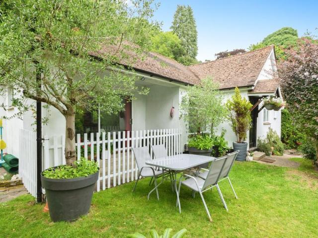 Bungalow for sale in Hillview, Surrey