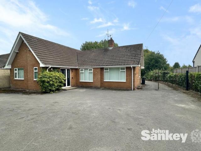 Bungalow for sale in Berry Hill, Potters Corner