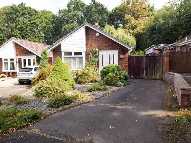 Bungalow for sale in Leegomery, Telford