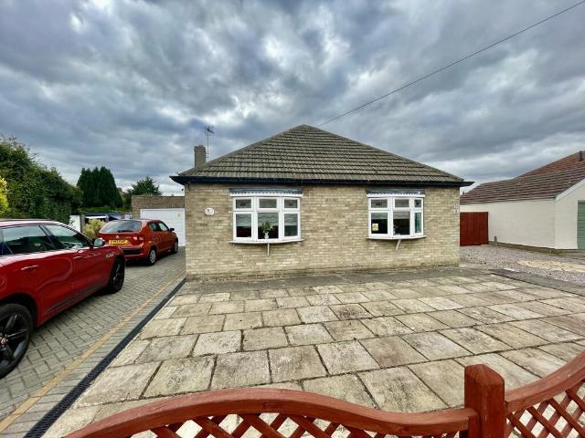 Bungalow for sale in Clay Lake, South Holland