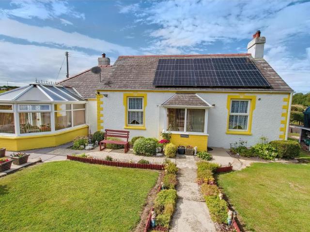 Bungalow for sale in Eglwyswrw, Wales