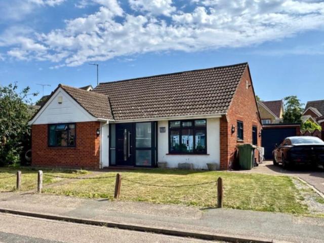 Bungalow for sale in Stotfold, Bedfordshire