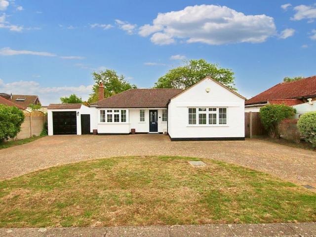 Bungalow for sale in London Borough of Croydon, Greater London
