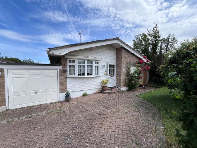 Bungalow for sale in Longfield and New Barn, Monks Orchard