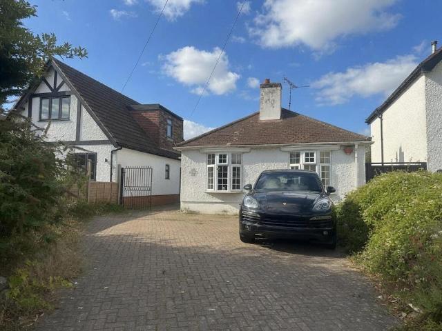 Bungalow for sale in Midway, Kent