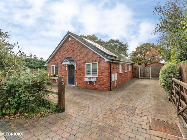 Bungalow for sale in Brownhills West, Walsall