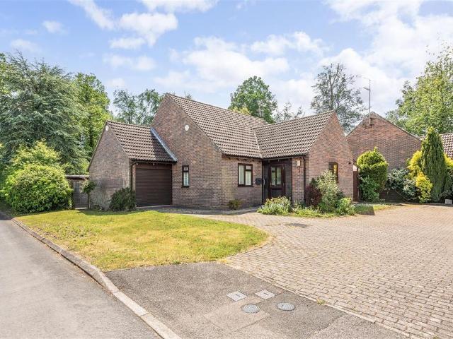Bungalow for sale in Fole, Surrey