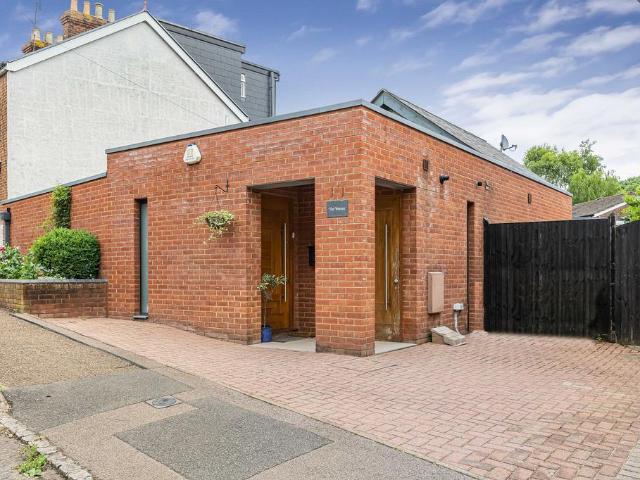 Bungalow for sale in Totteridge, Cressex