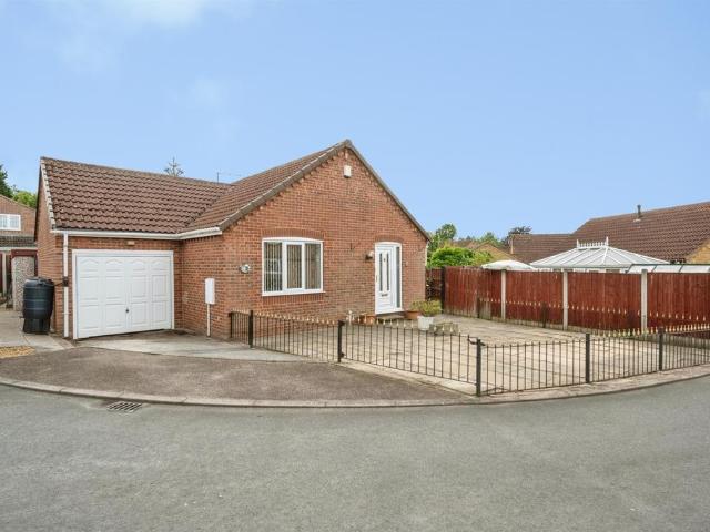 Bungalow for sale in Skellow, South Yorkshire