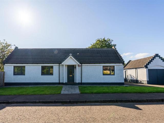 Bungalow for sale in Tullibardine, Scotland
