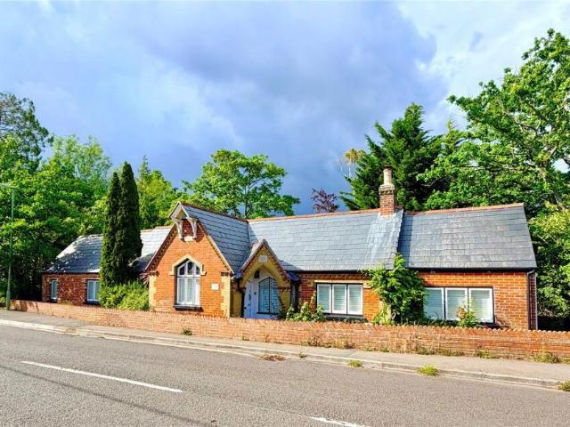 Bungalow for sale in Walhampton, Ashurst Bridge