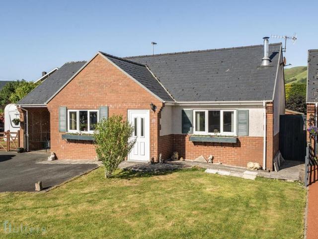 Bungalow for sale in Tafolwern, Wales