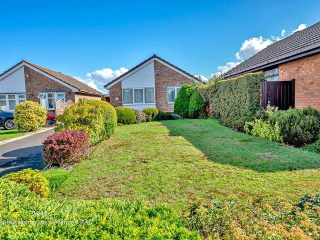 Bungalow for sale in Landywood, South Staffordshire