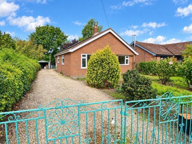Bungalow for sale in Bucknall, East Lindsey