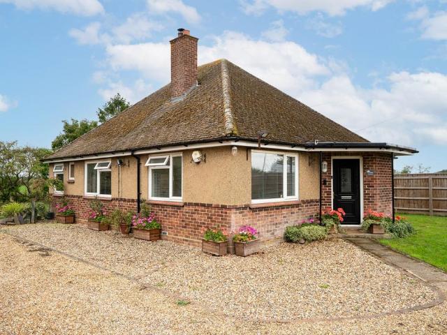 Bungalow for sale in Arrington, Cambridgeshire