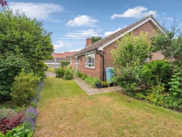 Bungalow for sale in Long Crendon