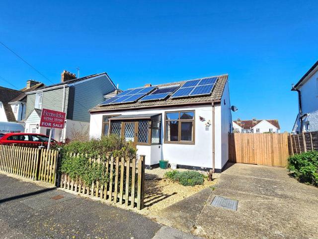 Bungalow for sale in Lee-on-the-Solent, Middlecroft